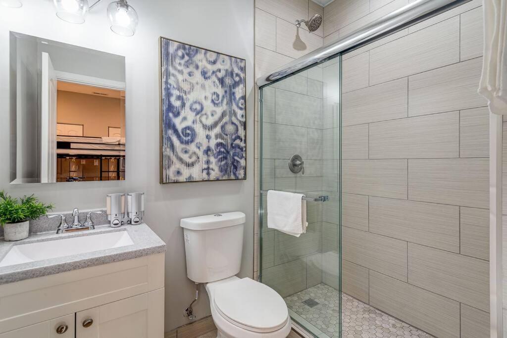 Suite 2 On Southport 4 Queen Beds Chicago Exterior photo